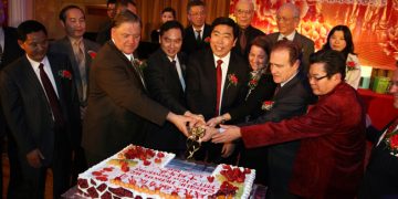 咸氏金融公司喜庆十周年