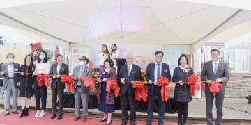 新英才学院成功举办开业典礼